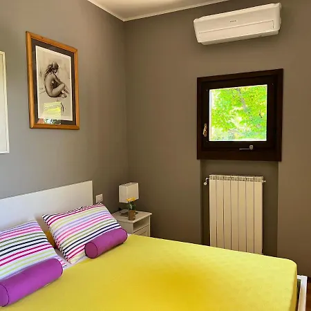 Bnbook Casa Luccio Vistalago Испра