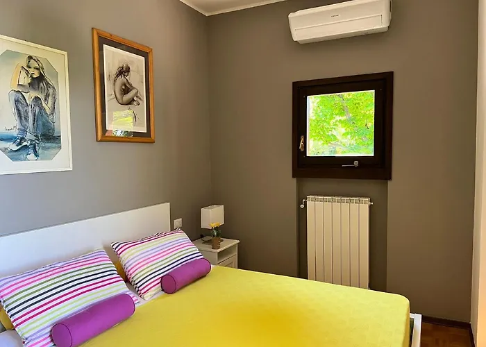 Bnbook Casa Luccio Vistalago Испра