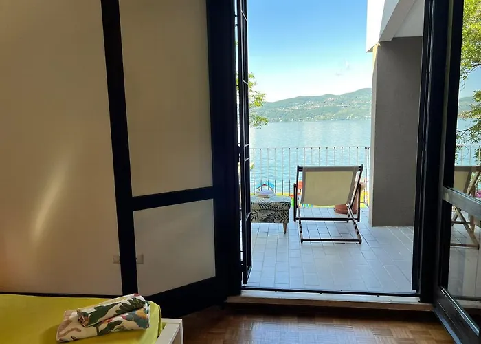 Bnbook Casa Luccio Vistalago * Испра